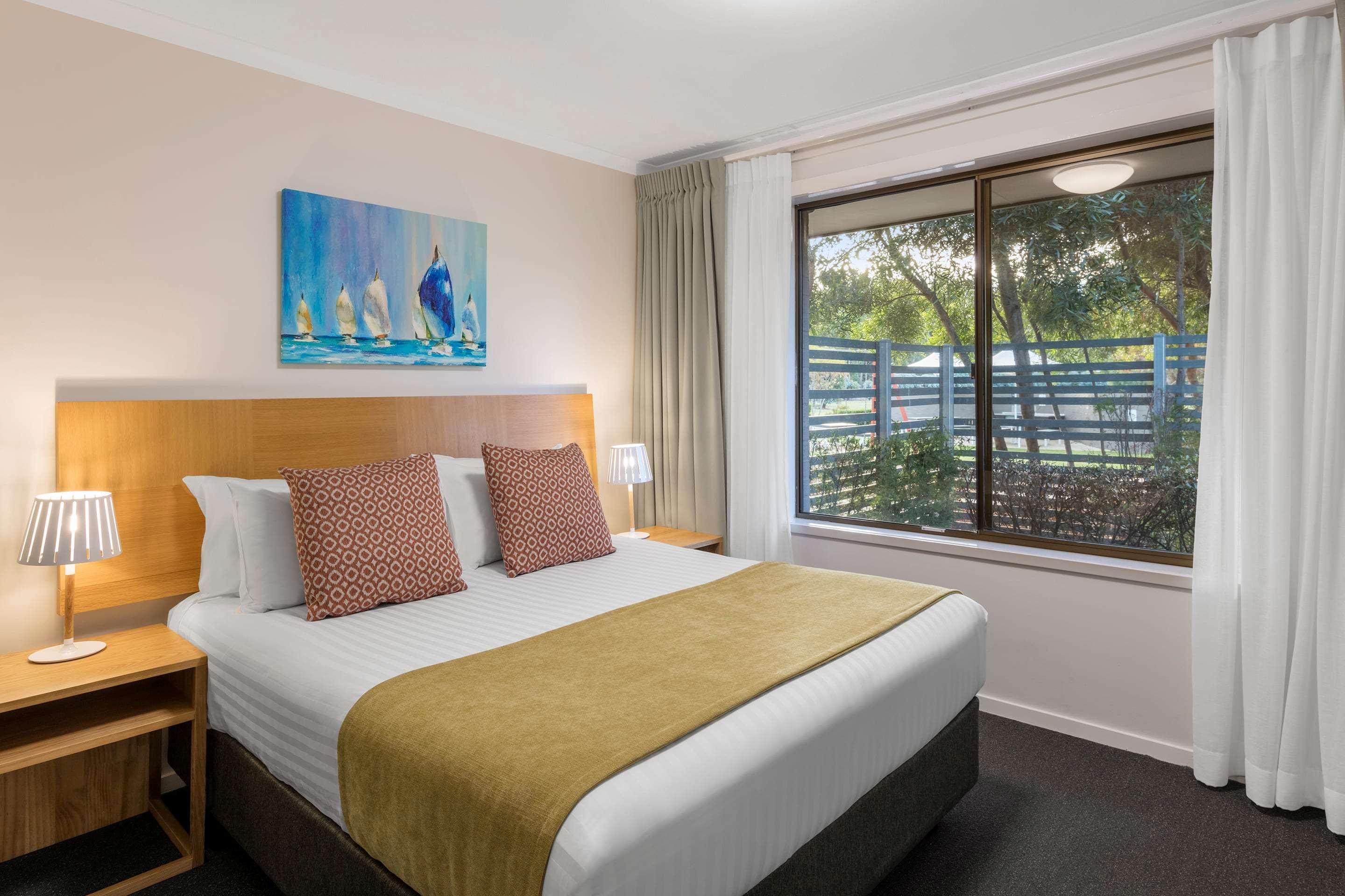Club Wyndham Seven Mile Beach, Trademark Collection By Wyndham Cambridge Exterior photo